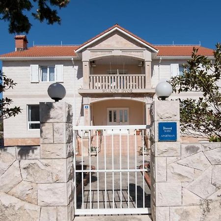 Apartments Mijajov Dvor 수마르틴 객실 사진