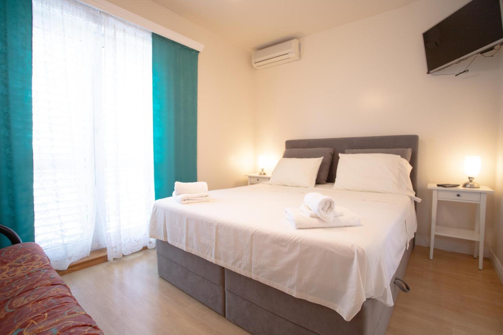 Apartments Mijajov Dvor 수마르틴 객실 사진