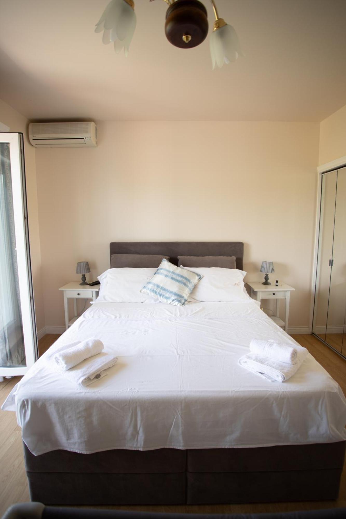 Apartments Mijajov Dvor 수마르틴 객실 사진