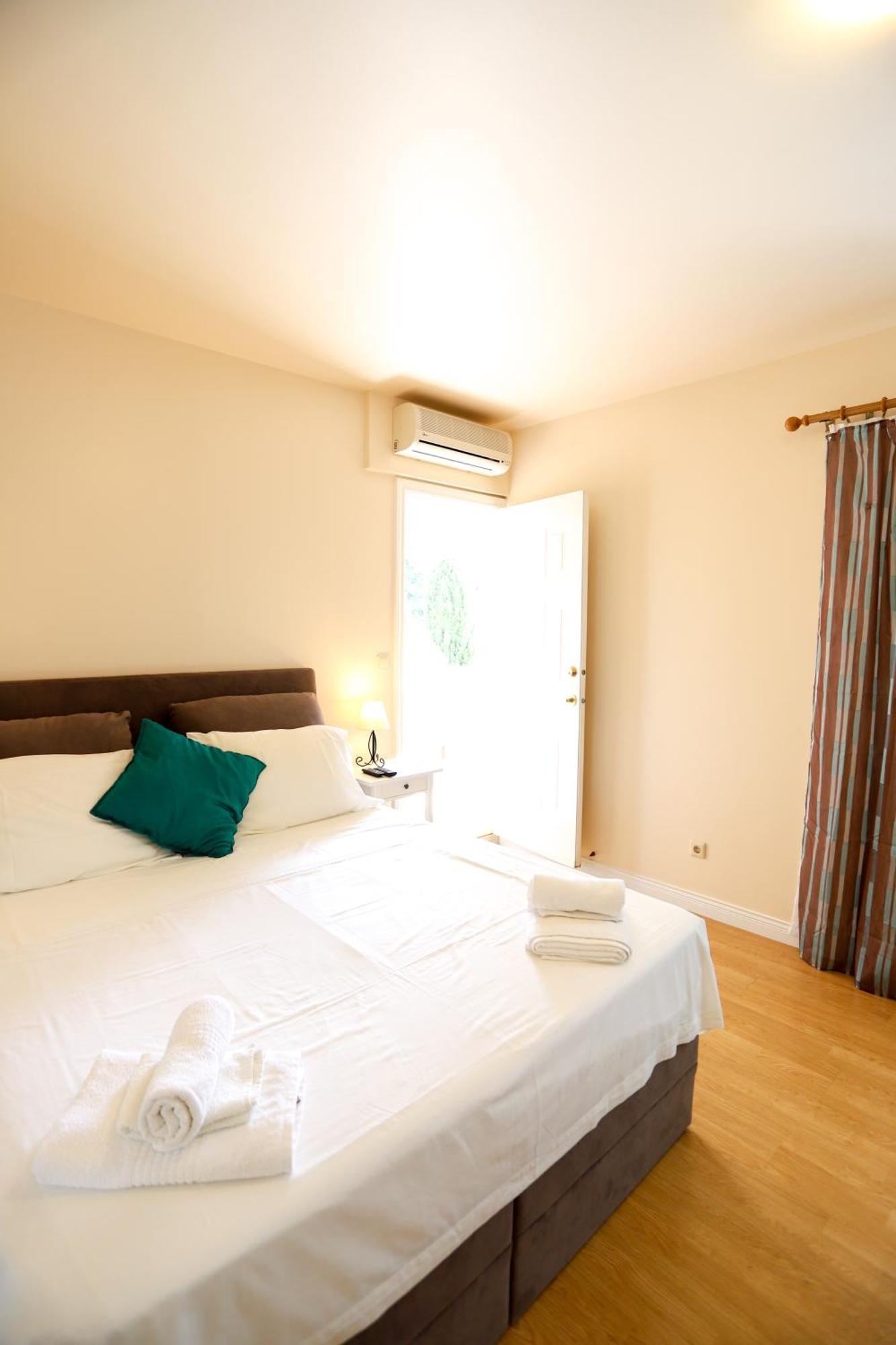 Apartments Mijajov Dvor 수마르틴 객실 사진