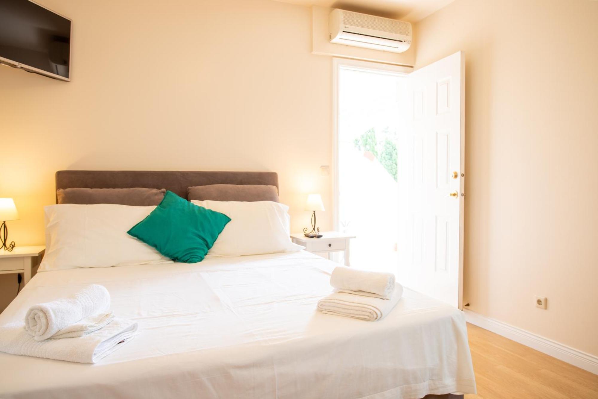 Apartments Mijajov Dvor 수마르틴 객실 사진